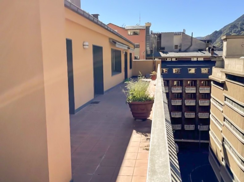 Ático de alquiler en Sant Julià de Lòria, 5 habitaciones, 165 metros