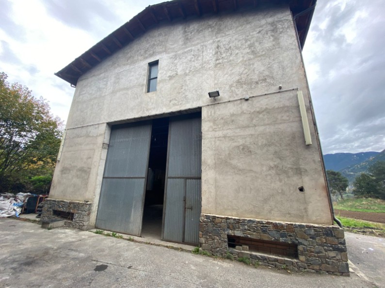 Compra Nau Industrial Sispony: 440 m² - 2.200 €